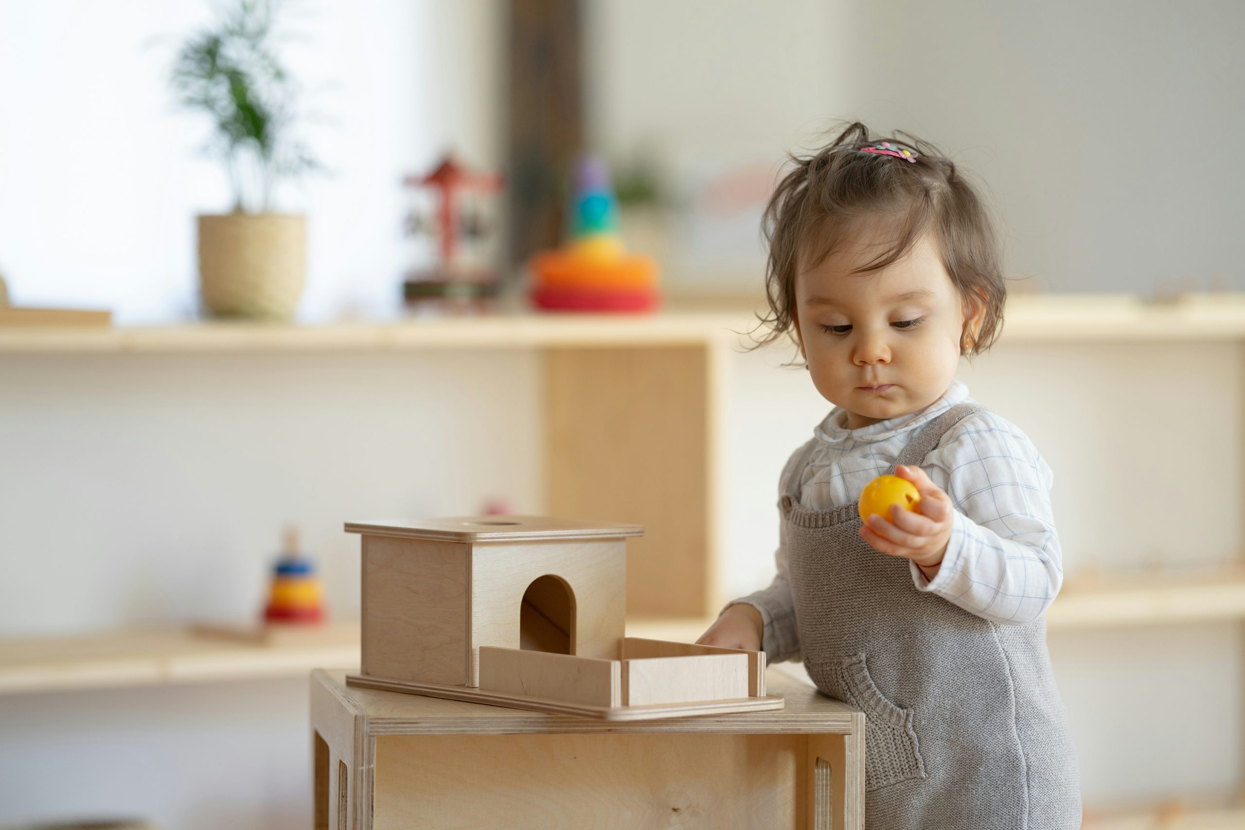 La Méthode Montessori : Une Éducation Basée sur l’Autonomie et le Respect de l’Enfant